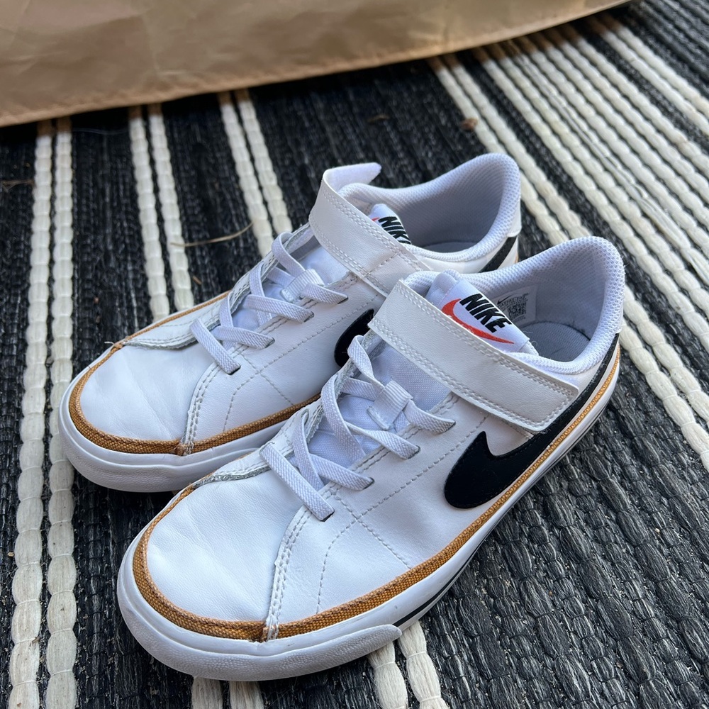 Nike - 3Y Court Legacy